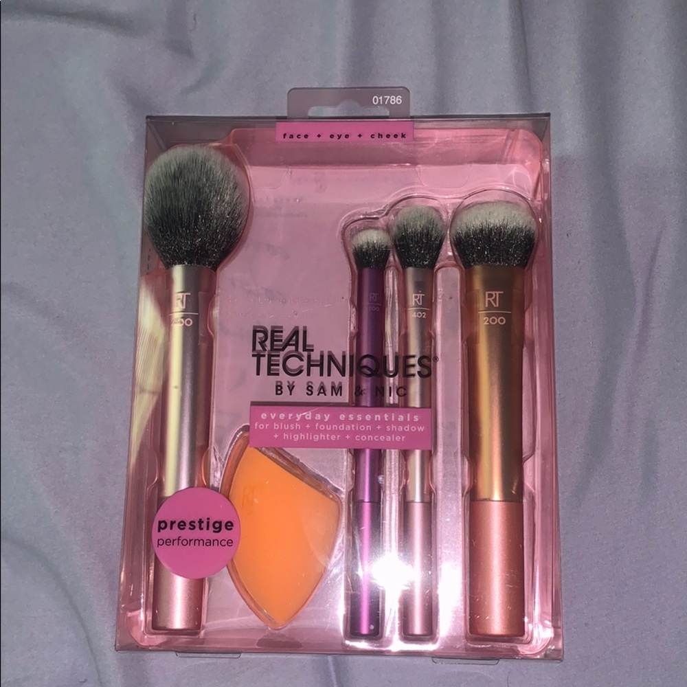 never used makeup brushes and sponge